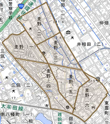 麦野とその周辺の地図。町の範囲を重ねている