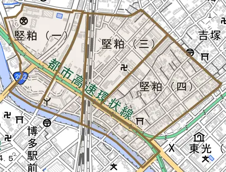 堅粕とその周辺の地図。町の範囲を重ねている