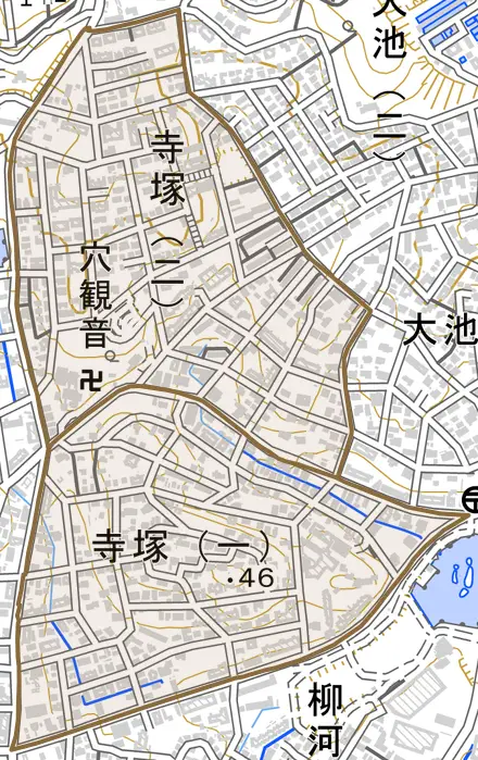 寺塚とその周辺の地図。町の範囲を重ねている