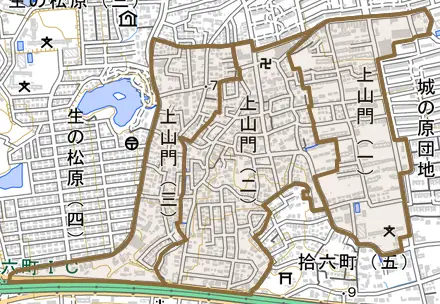 上山門とその周辺の地図。町の範囲を重ねている