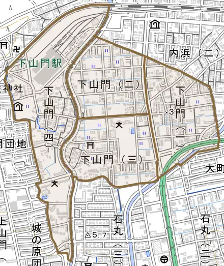 下山門とその周辺の地図。町の範囲を重ねている