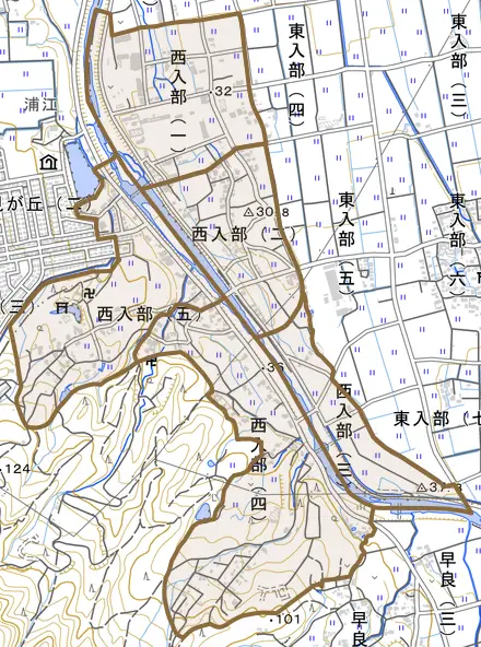 西入部とその周辺の地図。町の範囲を重ねている