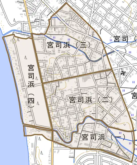 宮司浜とその周辺の地図。町の範囲を重ねている