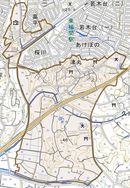 津丸とその周辺の地図。町の範囲を重ねている