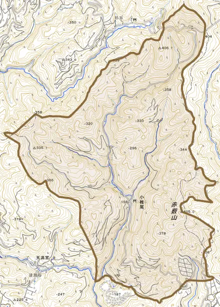 大字小椎尾とその周辺の地図。町の範囲を重ねている