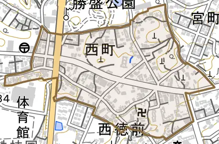 西町とその周辺の地図。町の範囲を重ねている