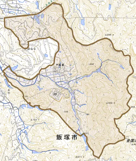 高倉とその周辺の地図。町の範囲を重ねている