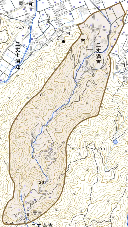 二丈満吉とその周辺の地図。町の範囲を重ねている