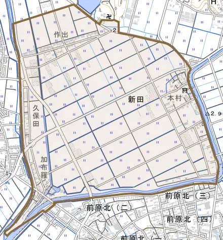 新田とその周辺の地図。町の範囲を重ねている