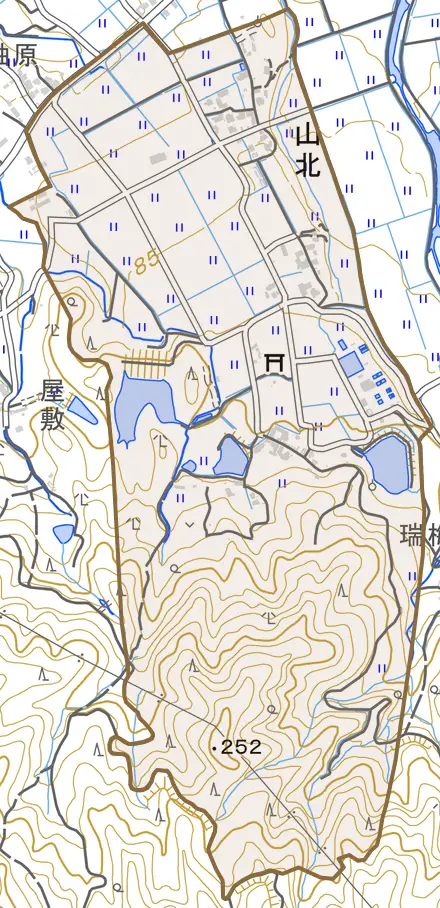 山北とその周辺の地図。町の範囲を重ねている