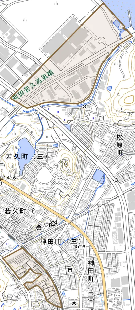 大字苅田とその周辺の地図。町の範囲を重ねている