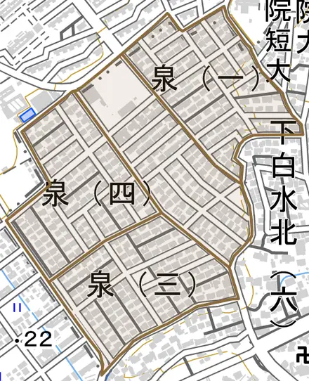 泉とその周辺の地図。町の範囲を重ねている