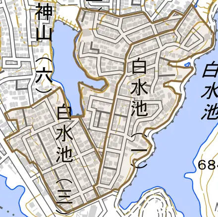 白水池とその周辺の地図。町の範囲を重ねている