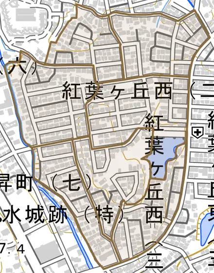 紅葉ヶ丘西とその周辺の地図。町の範囲を重ねている