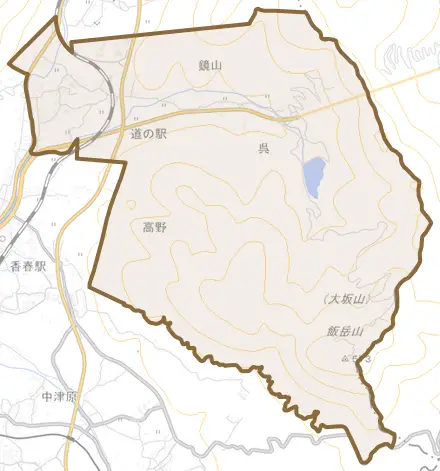 大字鏡山とその周辺の地図。町の範囲を重ねている