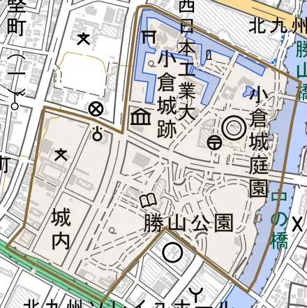 城内とその周辺の地図。町の範囲を重ねている