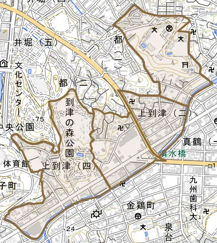 上到津とその周辺の地図。町の範囲を重ねている