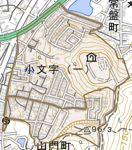 小文字とその周辺の地図。町の範囲を重ねている