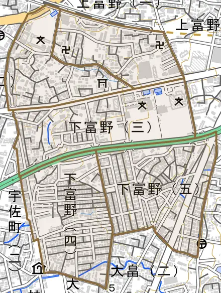 下富野とその周辺の地図。町の範囲を重ねている