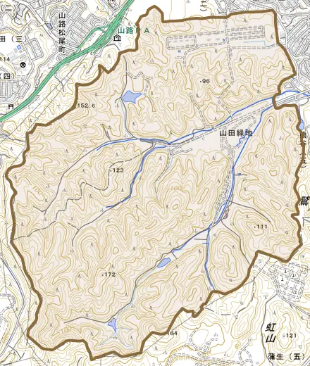 山田町とその周辺の地図。町の範囲を重ねている