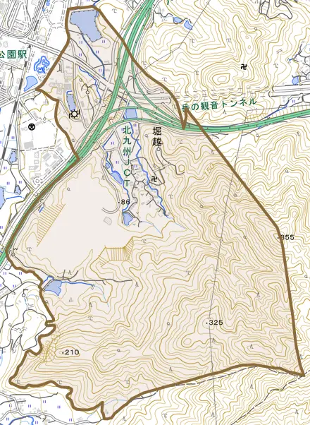 大字堀越とその周辺の地図。町の範囲を重ねている
