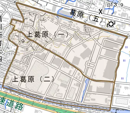 上葛原とその周辺の地図。町の範囲を重ねている