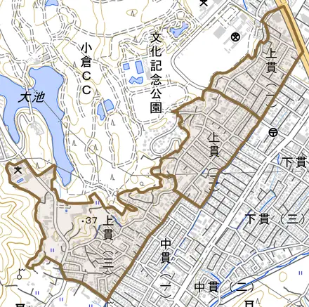 上貫とその周辺の地図。町の範囲を重ねている
