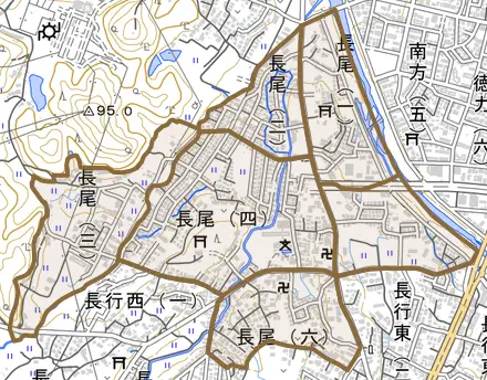 長尾とその周辺の地図。町の範囲を重ねている