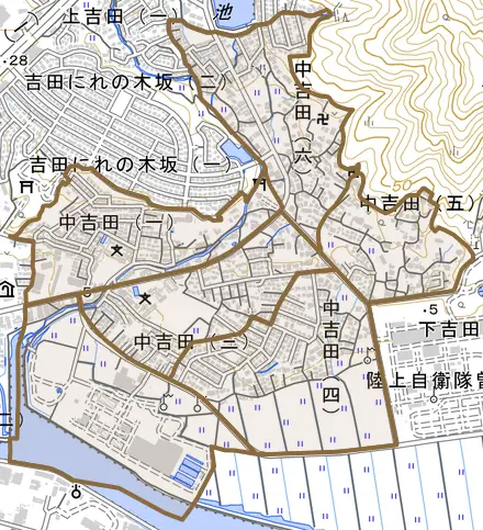 中吉田とその周辺の地図。町の範囲を重ねている