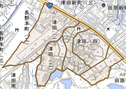 津田とその周辺の地図。町の範囲を重ねている