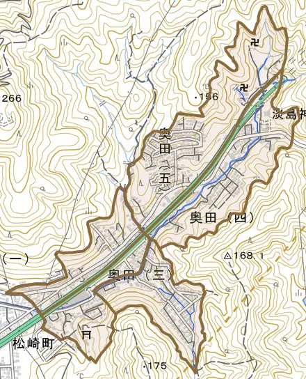 奥田とその周辺の地図。町の範囲を重ねている
