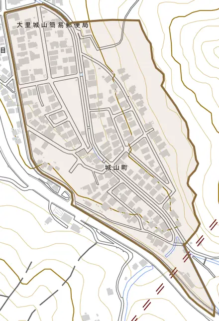城山町とその周辺の地図。町の範囲を重ねている