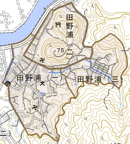 田野浦とその周辺の地図。町の範囲を重ねている
