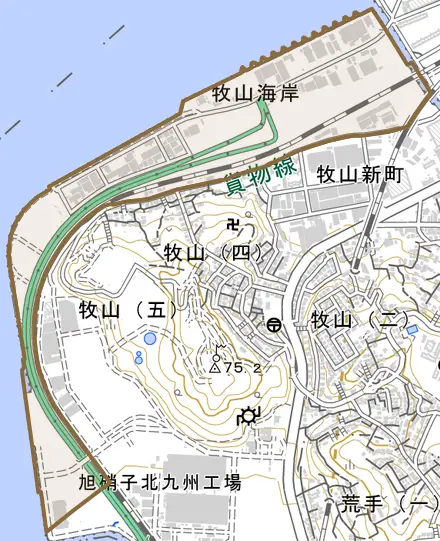 牧山海岸とその周辺の地図。町の範囲を重ねている