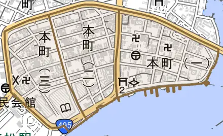 本町とその周辺の地図。町の範囲を重ねている