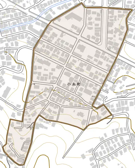 小糸町とその周辺の地図。町の範囲を重ねている