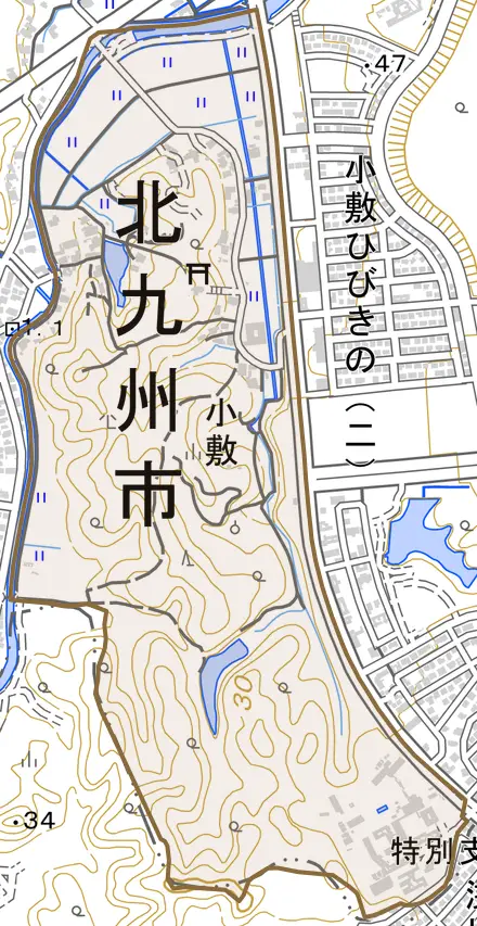 大字小敷とその周辺の地図。町の範囲を重ねている