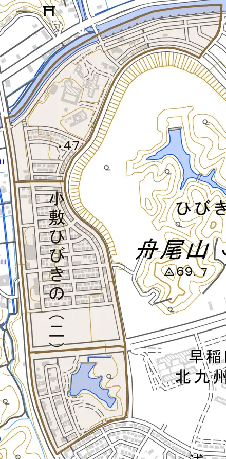 小敷ひびきのとその周辺の地図。町の範囲を重ねている