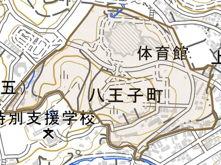 八王寺町とその周辺の地図。町の範囲を重ねている