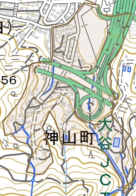 神山町とその周辺の地図。町の範囲を重ねている