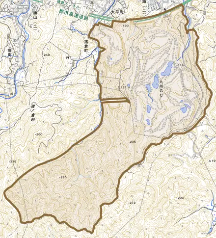 大字小熊野とその周辺の地図。町の範囲を重ねている