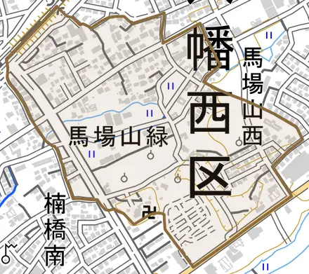 馬場山緑とその周辺の地図。町の範囲を重ねている