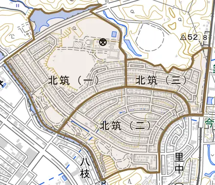 北筑とその周辺の地図。町の範囲を重ねている