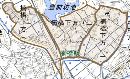 楠橋下方とその周辺の地図。町の範囲を重ねている