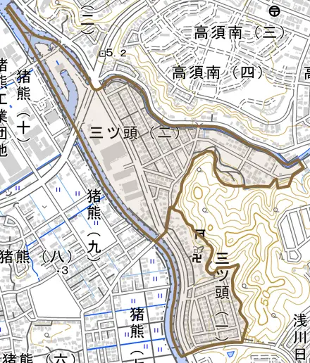 三ツ頭とその周辺の地図。町の範囲を重ねている
