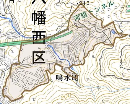 鳴水町とその周辺の地図。町の範囲を重ねている