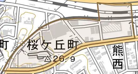 桜ケ丘町とその周辺の地図。町の範囲を重ねている