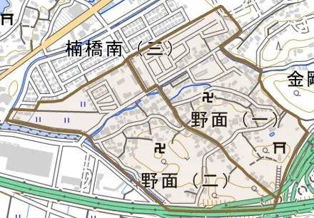 野面とその周辺の地図。町の範囲を重ねている
