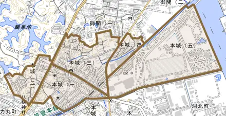 本城とその周辺の地図。町の範囲を重ねている