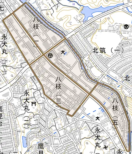 八枝とその周辺の地図。町の範囲を重ねている